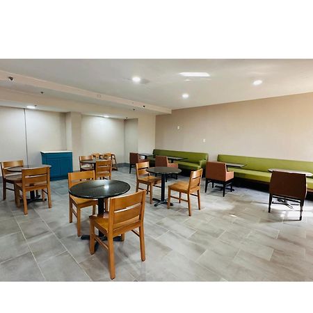 Country Inn & Suites By Radisson, Canton Near Hall Of Fame North Canton Eksteriør billede