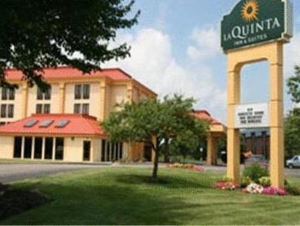 Country Inn & Suites By Radisson, Canton Near Hall Of Fame North Canton Eksteriør billede