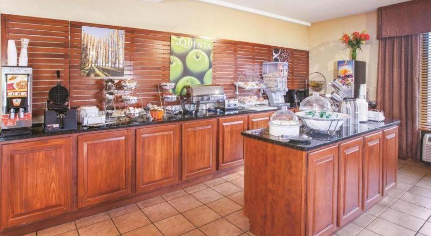 Country Inn & Suites By Radisson, Canton Near Hall Of Fame North Canton Eksteriør billede