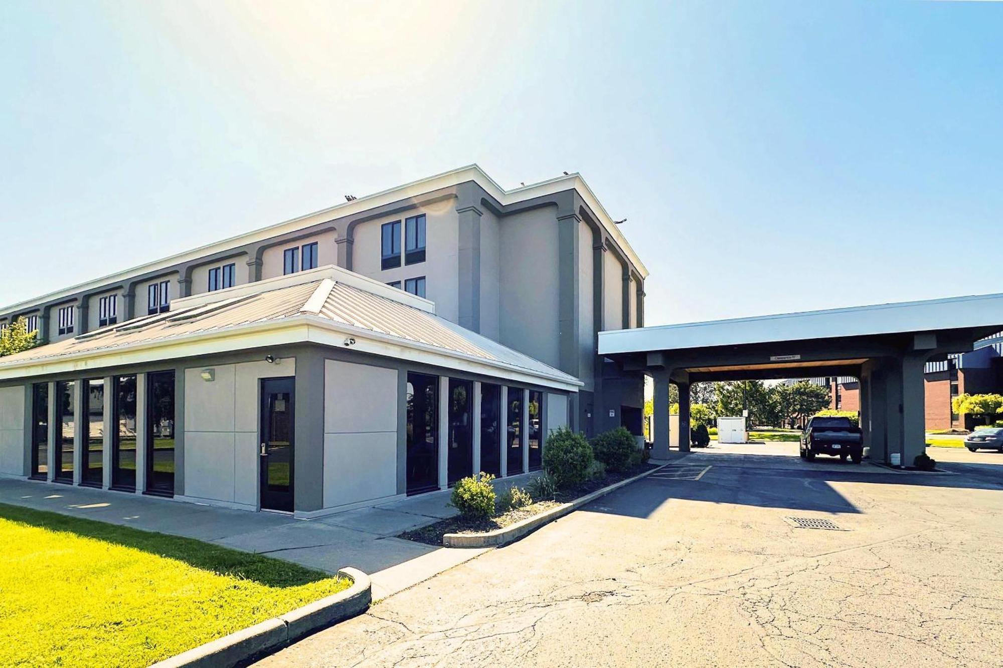 Country Inn & Suites By Radisson, Canton Near Hall Of Fame North Canton Eksteriør billede