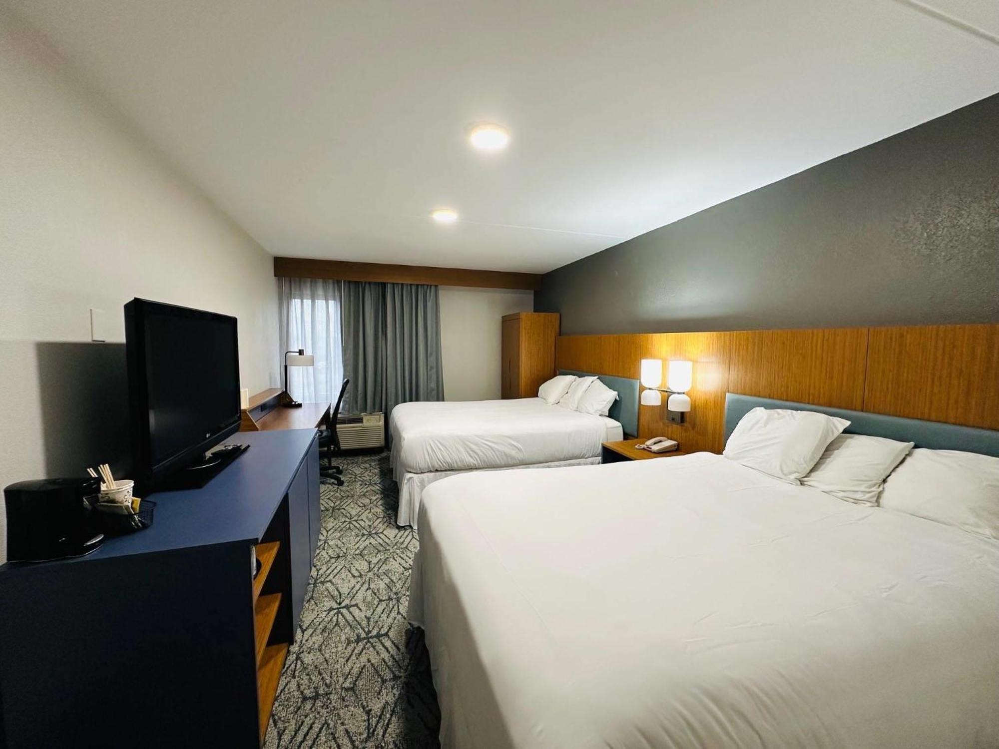 Country Inn & Suites By Radisson, Canton Near Hall Of Fame North Canton Eksteriør billede
