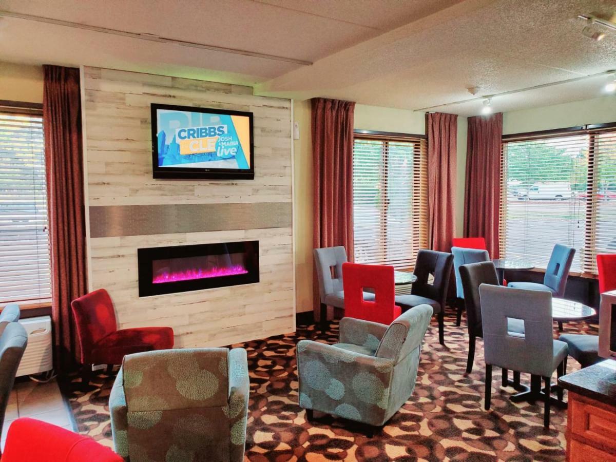 Country Inn & Suites By Radisson, Canton Near Hall Of Fame North Canton Eksteriør billede